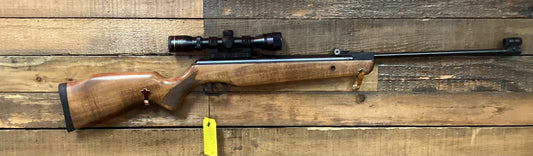 S/H COMETA FENIX 400 .22 AIR RIFLE WITH NYKRON SCOPE