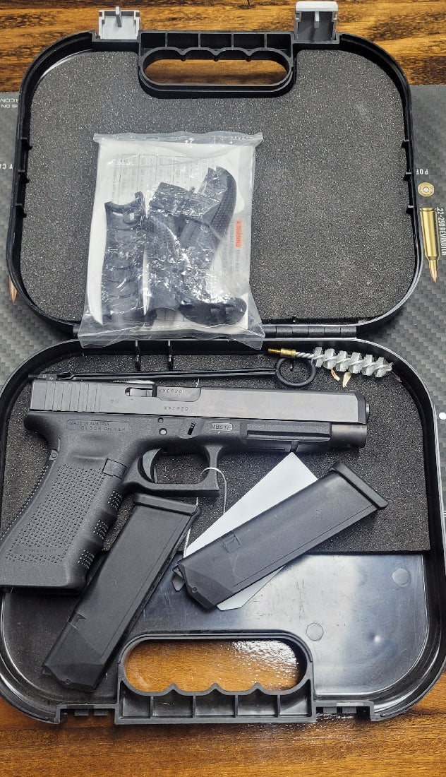 S/H GLOCK 34 GEN 4 9MM CASED 2 MAGAZINES